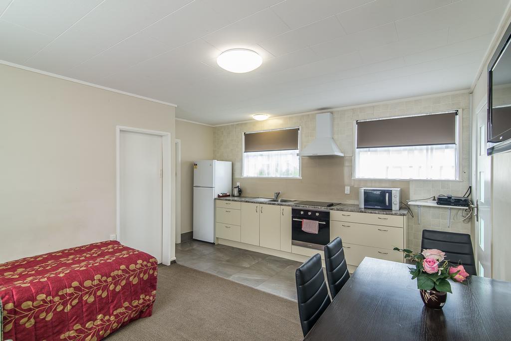 Dupont Motels Lower Hutt Extérieur photo