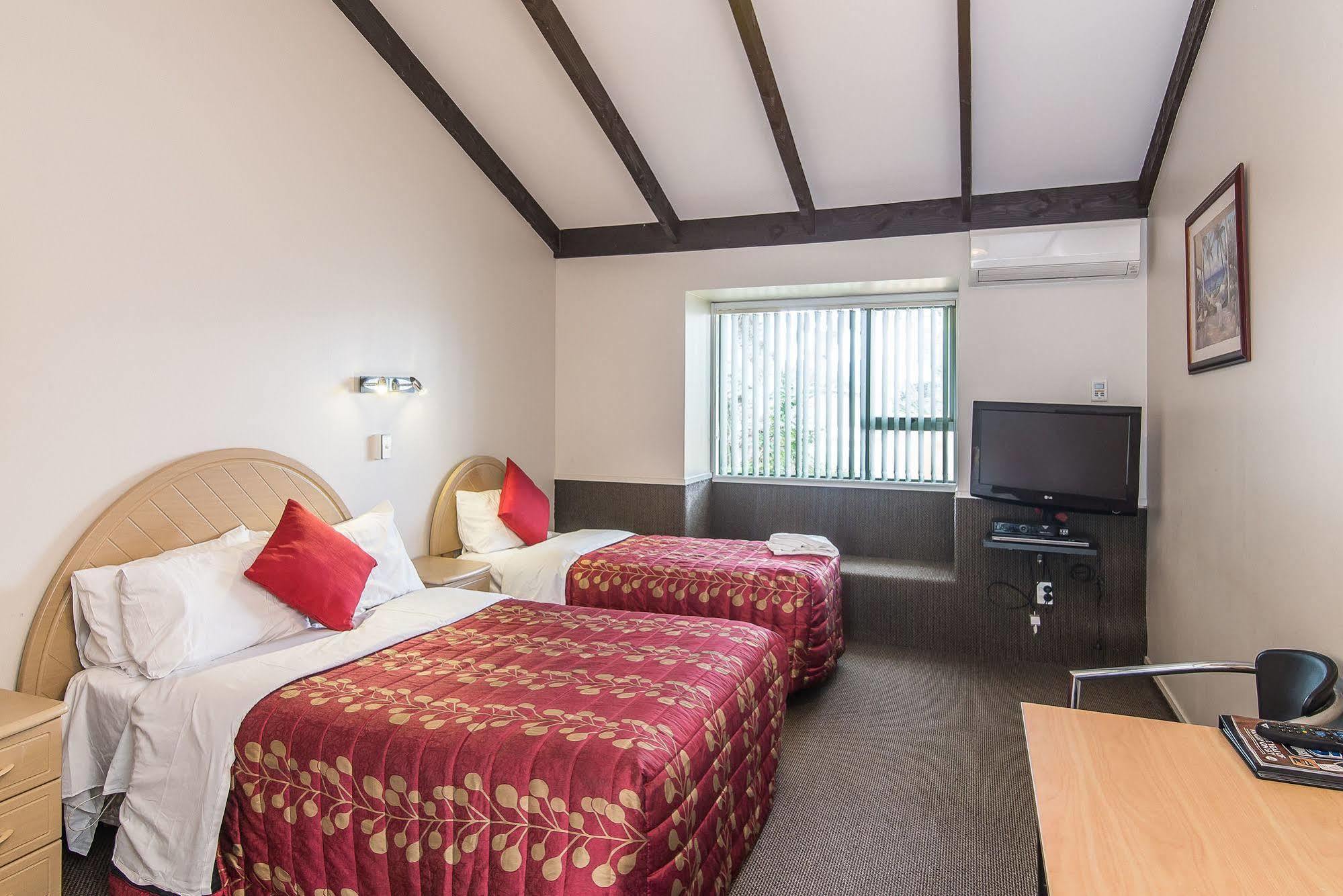 Dupont Motels Lower Hutt Extérieur photo